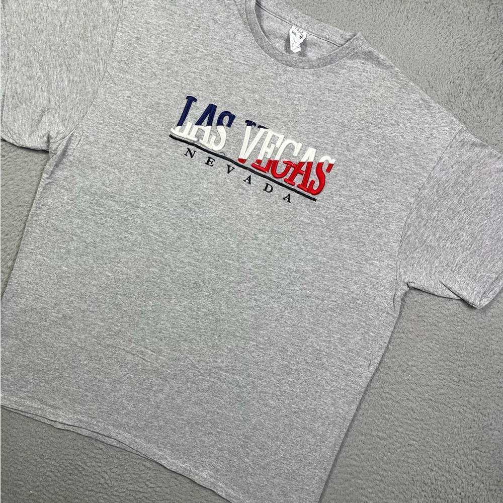Vintage y2k Las‎ Vegas Nevada embroidered T-shirt